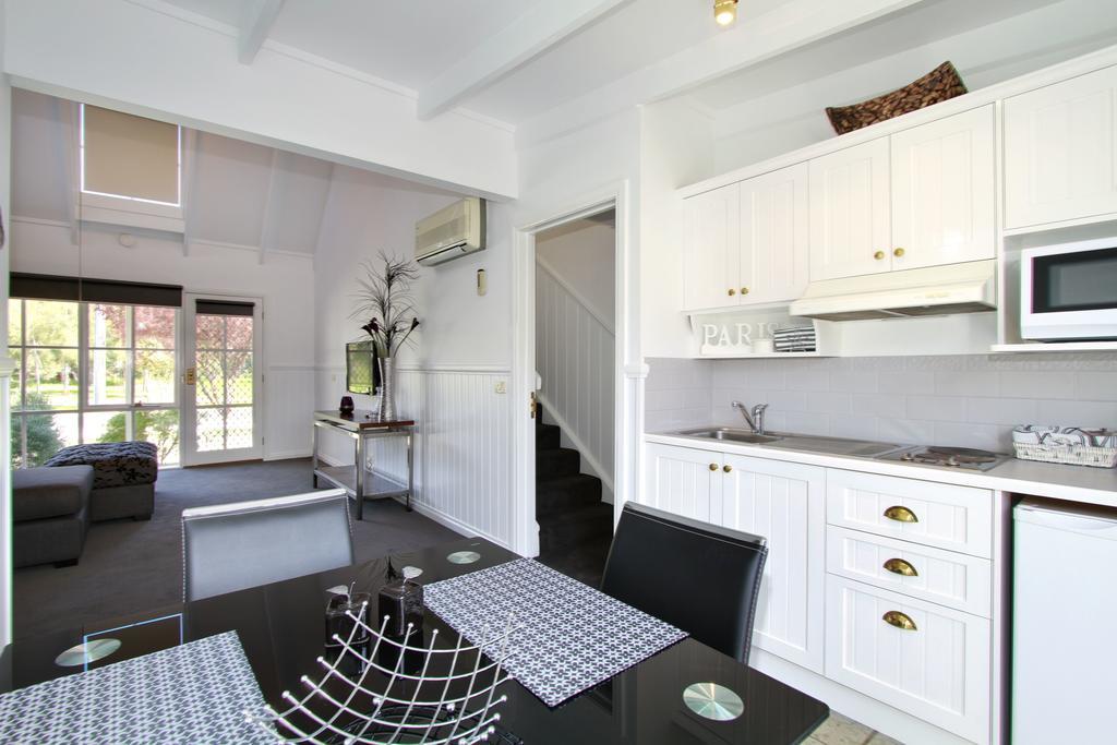 Creek Cottage Bed And Breakfast Traralgon Δωμάτιο φωτογραφία